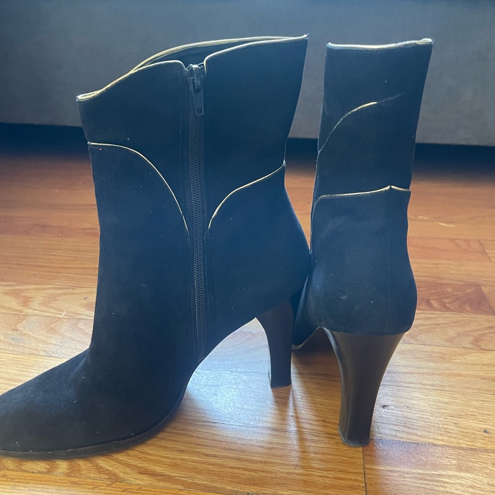 Enzo Angiolini Elegant Black Heeled Boots - Picture 2 of 6